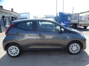 2021 Toyota Aygo 1.0 Vvt-I X-Play Euro 6 (s/s) 5dr in Grey — image 5