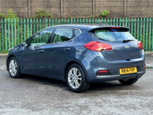 2014 Kia Ceed 1.6 Crdi 2 in Blue — image 2