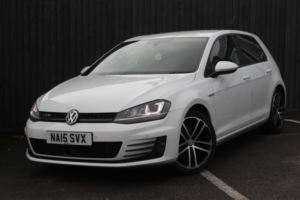 2015 Volkswagen Golf 2.0 Tdi Bluemotion Tech Gtd in White — image 5