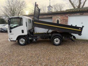 2023 Isuzu Grafter 1.9 D N35 Green Tipper Van in White — image 4