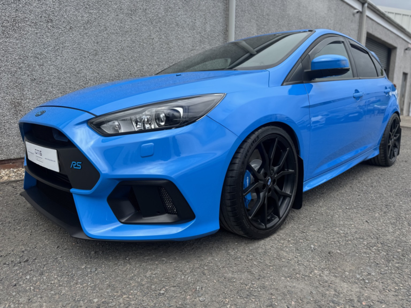 2017 Ford Focus 2.3 T Ecoboost Rs in Blue — image 1