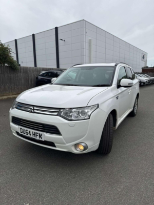 2015 Mitsubishi Outlander 2.0h 12kwh Gx4h CVT 4WD Euro 5 (s/s) 5dr in White — image 2
