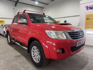 2015 Toyota Hilux 3.0 D-4d Invincible in Red — image 3