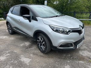 2015 Renault Captur 0.9 Dynamique S Nav Tce 90 in Silver — image 4