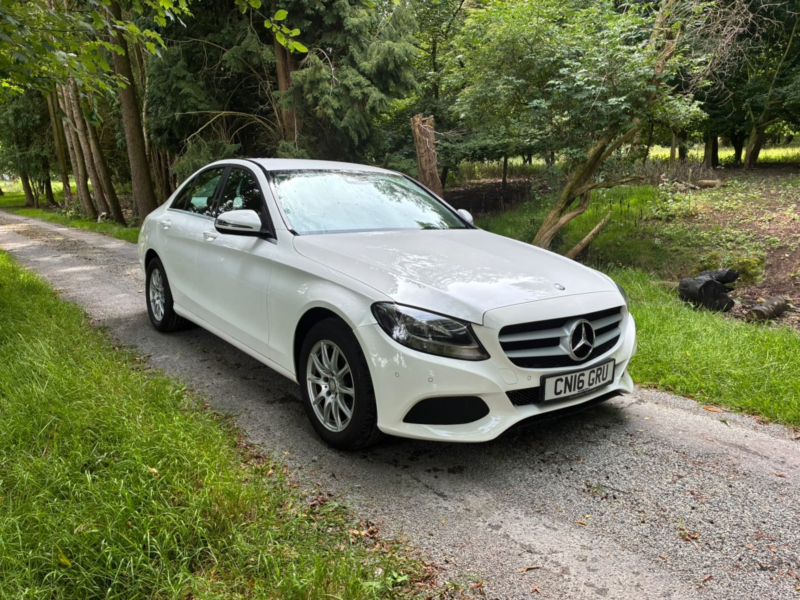 2016 Mercedes-Benz C Class 2.1 C220d Se in White — image 1