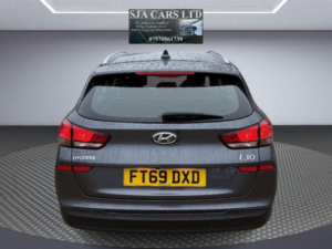 2020 Hyundai I30 1.6 I30 Tr Se Nav 1.6 D My20.5 in Grey — image 6