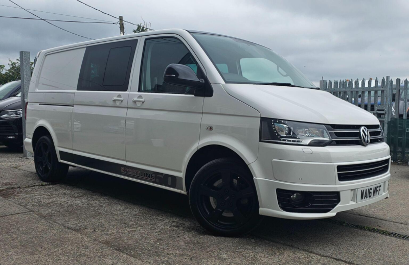 2016 Volkswagen Transporter Sportline 2.0 Bitdi Sportline 60 T32 Kombi L3 H1 4dr in White — image 1