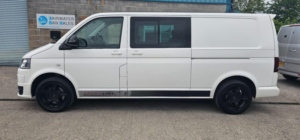 2016 Volkswagen Transporter Sportline 2.0 Bitdi Sportline 60 T32 Kombi L3 H1 4dr in White — image 4