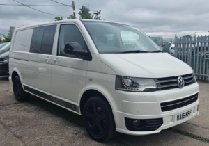 2016 Volkswagen Transporter Sportline 2.0 Bitdi Sportline 60 T32 Kombi L3 H1 4dr in White — image 6