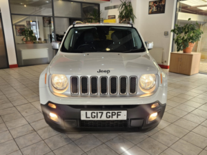 2017 Jeep Renegade 2.0 Renegade 2.0 Multijet Ii 140hp 4WD Auto Low Limit in White — image 2