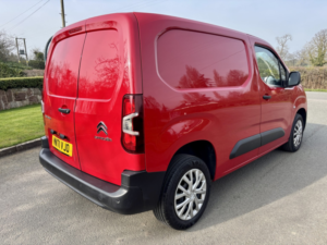 2021 Citroen Berlingo 1.5 Bluehdi 1000 Enterprise M Pro Euro 6 Ulez in Red — image 3