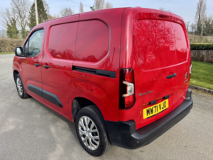 2021 Citroen Berlingo 1.5 Bluehdi 1000 Enterprise M Pro Euro 6 Ulez in Red — image 4
