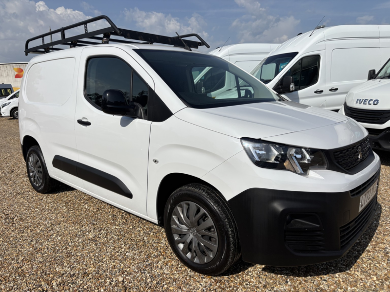 2022 Peugeot Partner 1.5 Partner Standard 1000 Professional Premium Bhdi 100 Manual in White — image 1