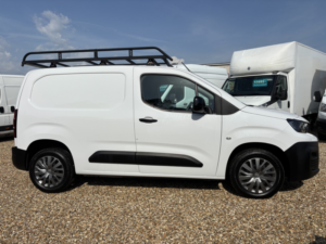 2022 Peugeot Partner 1.5 Partner Standard 1000 Professional Premium Bhdi 100 Manual in White — image 2