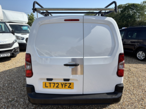 2022 Peugeot Partner 1.5 Partner Standard 1000 Professional Premium Bhdi 100 Manual in White — image 4