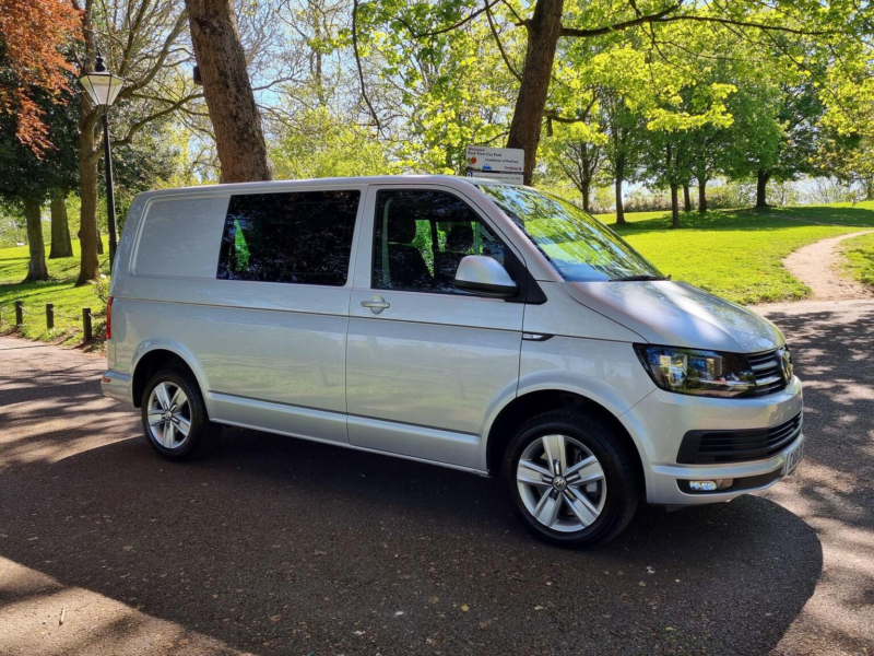 2018 Volkswagen Transporter 2.0 Tdi T32 Bluemotion Tech Highline Kombi Fwd Swb Euro 6 (s/s) 5dr in Silver — image 1