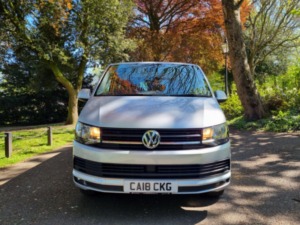 2018 Volkswagen Transporter 2.0 Tdi T32 Bluemotion Tech Highline Kombi Fwd Swb Euro 6 (s/s) 5dr in Silver — image 5