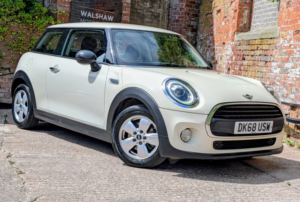 2018 MINI Hatch 1.5 3-Door Hatch One in White — image 4
