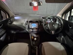 2014 Renault Captur 1.5 Dynamique S Medianav Dci 90 Stop & Start in White — image 3