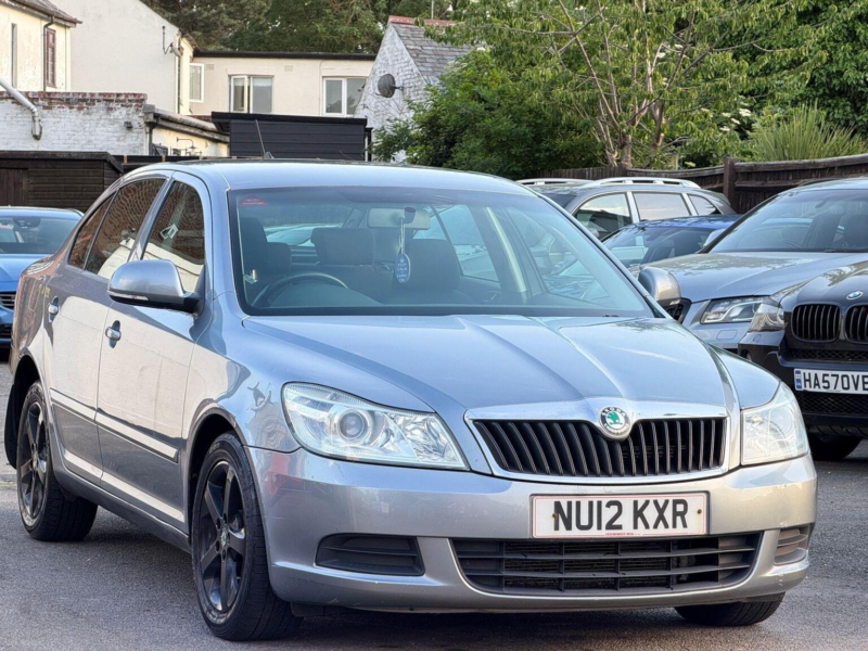 2012 Skoda Octavia 1.6 Tdi Se Euro 5 5dr in Grey — image 1