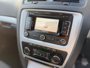 2012 Skoda Octavia 1.6 Tdi Se Euro 5 5dr in Grey — image 2