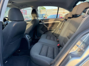 2012 Skoda Octavia 1.6 Tdi Se Euro 5 5dr in Grey — image 4