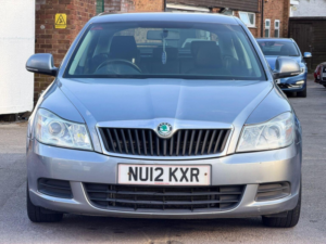 2012 Skoda Octavia 1.6 Tdi Se Euro 5 5dr in Grey — image 6