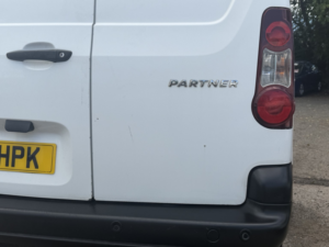 2017 Peugeot Partner 1.6 Bluehdi 854 Professional in White — image 4