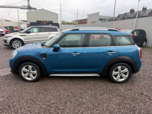 2018 MINI Countryman 2.0 Cooper D SUV 5dr Diesel Auto Euro 6 (s/s) (150 Ps) in Blue — image 5