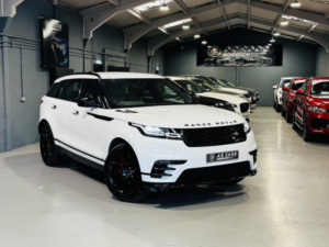 2019 Land Rover Range Rover Velar 2.0 D180 R-Dynamic S in White — image 3