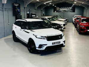 2019 Land Rover Range Rover Velar 2.0 D180 R-Dynamic S in White — image 5