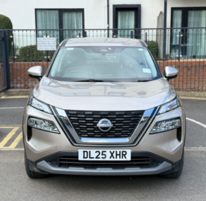 2025 Nissan X-Trail 1.5 Dig-T Mhev Acenta Premium SUV 5dr Petrol Hybrid Xtron Euro 6 (s/s) (163 Ps) in Silver — image 2