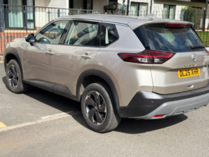 2025 Nissan X-Trail 1.5 Dig-T Mhev Acenta Premium SUV 5dr Petrol Hybrid Xtron Euro 6 (s/s) (163 Ps) in Silver — image 4