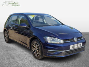 2017 Volkswagen Golf 1.4 Tsi Bluemotion Tech Se in Blue — image 3