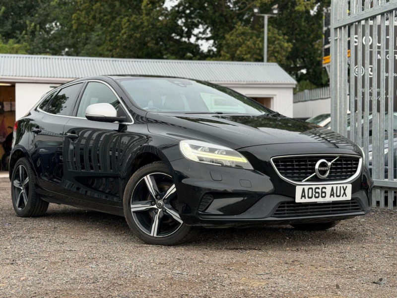2016 Volvo V40 2.0 D2 R-Design Euro 6 (s/s) 5dr in Black — image 1