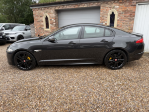 2015 Jaguar Xf 2.2 D R-Sport Black in Grey — image 4