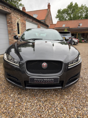 2015 Jaguar Xf 2.2 D R-Sport Black in Grey — image 6