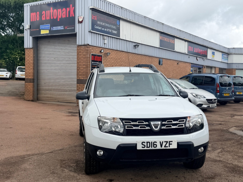2016 Dacia Duster 1.5 Ambiance Dci 110 4x2 in White — image 1