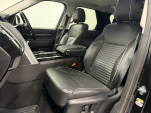 2018 Land Rover Discovery 3.0 Td V6 Hse in Black — image 3