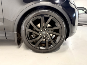 2018 Land Rover Discovery 3.0 Td V6 Hse in Black — image 4