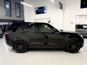 2018 Land Rover Discovery 3.0 Td V6 Hse in Black — image 6