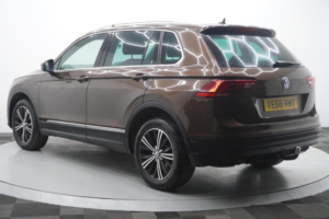 2017 Volkswagen Tiguan 2.0 Tdi Bluemotion Tech Se Navigation 4motion Euro 6 (s/s) 5dr in Brown — image 3