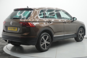 2017 Volkswagen Tiguan 2.0 Tdi Bluemotion Tech Se Navigation 4motion Euro 6 (s/s) 5dr in Brown — image 4