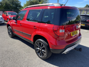 2017 Skoda Yeti 2.0 Tdi Se L Drive in Red — image 3