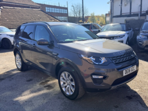 2016 Land Rover Discovery Sport Td4 Se Tech in Grey — image 2