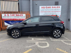 2015 Hyundai I20 1.4 Crdi Premium Euro 6 5dr in Black — image 4