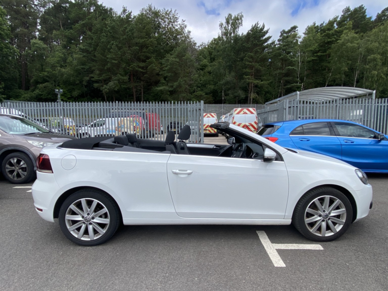 2014 Volkswagen Golf 1.4 Tsi S in White — image 1