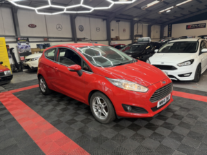 2014 Ford Fiesta 1.3 Zetec in Red — image 2