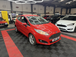 2014 Ford Fiesta 1.3 Zetec in Red — image 6