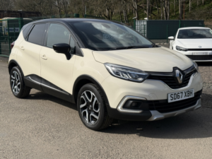 2017 Renault Captur 0.9 Dynamique S Nav Tce 90 in White — image 3